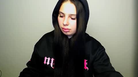 Snapshot of olivia_red_ chatting on October 7, 3:57 am Olivia online show from October 7, 3:57 am