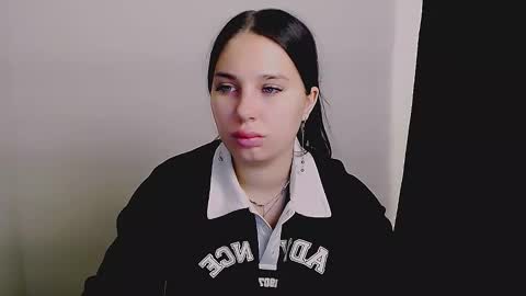 Snapshot of olivia_red_ chatting on September 19, 3:43 am Olivia online show from September 19, 3:43 am