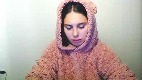 Snapshot of olivia_red_ chatting on September 18, 3:32 am Olivia online show from September 18, 3:32 am