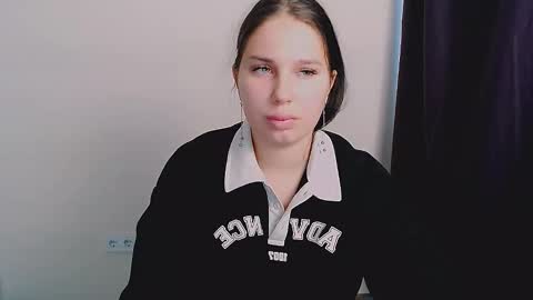 Snapshot of olivia_red_ chatting on September 25, 5:14 am Olivia online show from September 25, 5:14 am