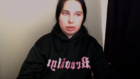 Snapshot of olivia_red_ chatting on October 21, 4:50 am Olivia online show from October 21, 4:50 am