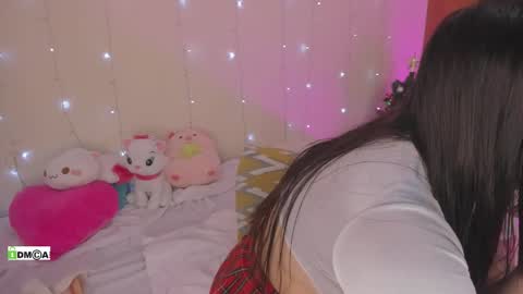 olivia_s19 online show from December 18, 5:47 am