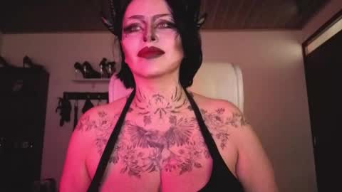   online show from December 1, 2:37 pm