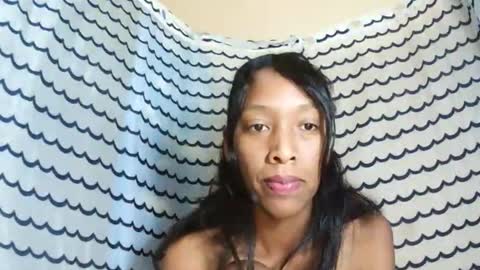 oliviah27 online show from December 16, 10:05 pm