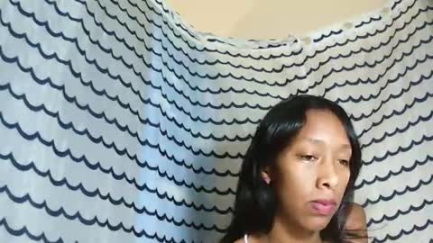 oliviah27 online show from December 17, 10:16 pm