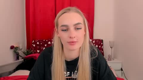 oliviaBeauty online show from February 20, 9:42 pm