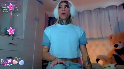 oliviahot01 online show from July 23, 1:30 am