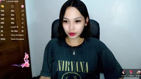 oliviahutton online show from July 28, 6:55 am