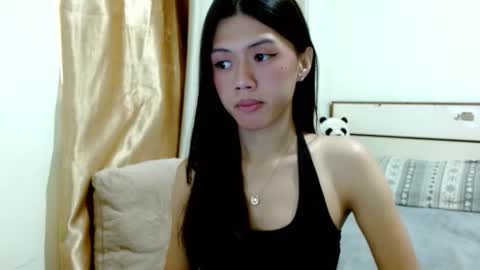 oliviaknightx online show from March 28, 3:08 am