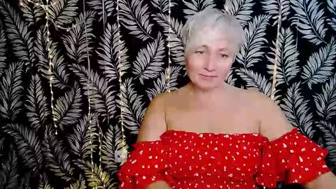 Kelly online show from October 31, 1:00 pm