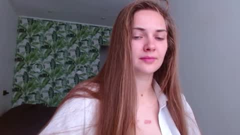 Snapshot of oliviashiny chatting on October 21, 4:28 am Olivia online show from October 21, 4:28 am