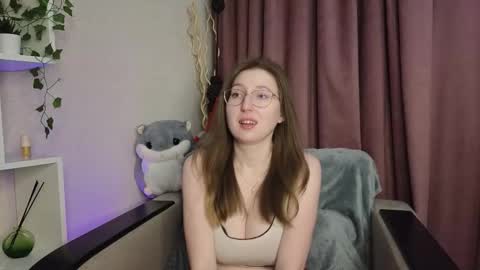 Kylie online show from February 2, 7:54 pm