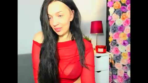 OliviaWomen online show from January 6, 2:21 pm