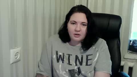 OlyaAndNetty online show from November 1, 2:16 pm