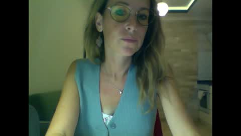 olyra11 online show from October 23, 8:42 pm