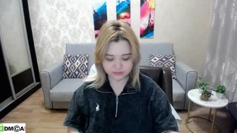 Fina online show from November 10, 8:33 pm