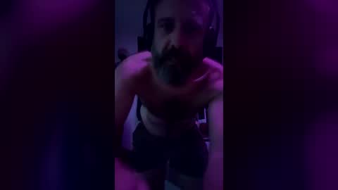 ominous_otter online show from July 15, 10:31 am
