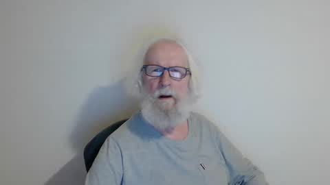 Somewhere over the rainbow online show from February 22, 9:37 pm