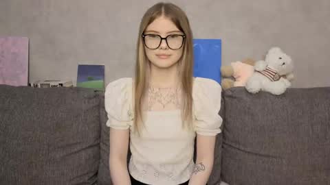 Eva online show from May 23, 1:40 pm
