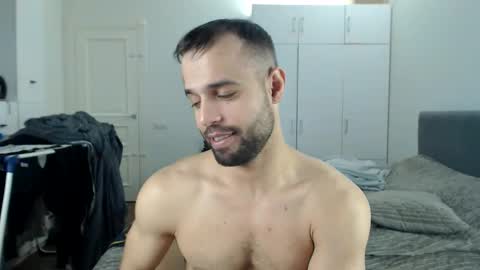 onebestlover online show from December 2, 11:41 am