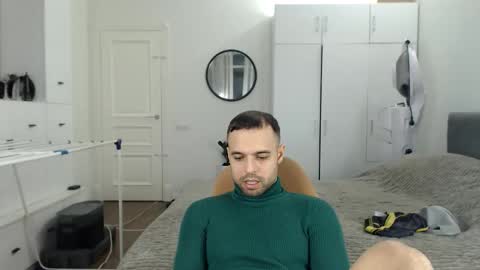 onebestlover online show from February 7, 3:37 pm