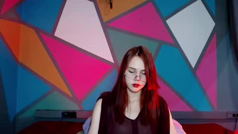 onessandra online show from February 20, 6:19 am