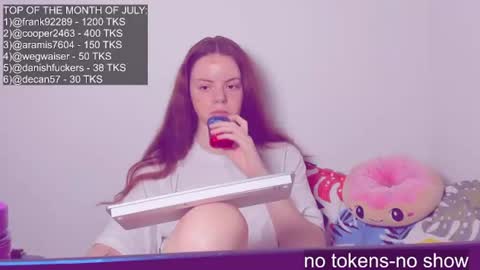 only_sarah1 online show from July 17, 10:33 pm