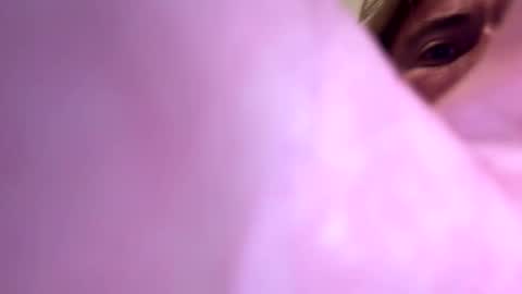 onlyloveyoutwice2016 online show from April 4, 11:01 pm