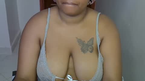 Snapshot of onlyyhazelbrown chatting on October 17, 8:29 am Patience online show from October 17, 8:29 am