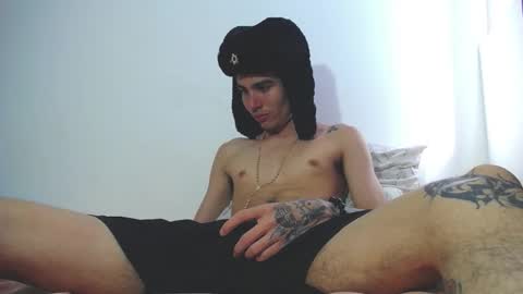 onzas_ online show from October 6, 7:20 pm