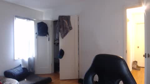 Snapshot of oregon87 chatting on February 16, 11:16 pm The Oregon Lumberjack online show from February 16, 11:16 pm