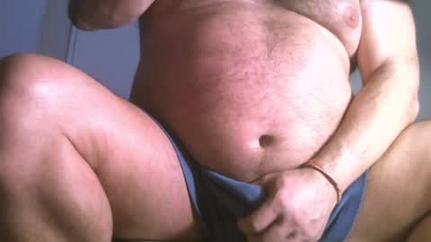 Snapshot of osolicencioso chatting on February 18, 3:21 am Oso Licencioso online show from February 18, 3:21 am