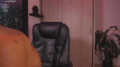 Ostin Daniels online show from March 4, 1:24 am