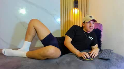 Otto Andrew online show from February 8, 11:08 pm