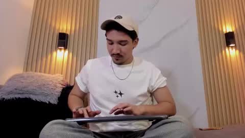 Otto Andrew online show from February 18, 7:57 pm