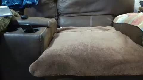 outdoorsmanmark71 online show from January 8, 12:05 am