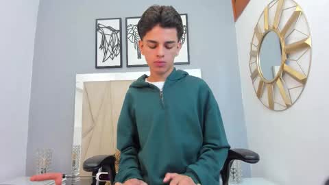 Snapshot of owen__johnson chatting on October 21, 12:21 pm Owen Johnson online show from October 21, 12:21 pm