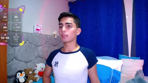 Snapshot of owenblue__ chatting on September 18, 9:30 pm Owen Independent model online show from September 18, 9:30 pm