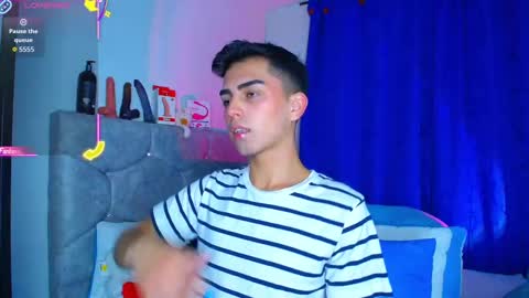 Snapshot of owenblue__ chatting on October 20, 6:07 am Owen Independent model online show from October 20, 6:07 am
