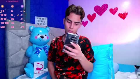 Snapshot of owenblue__ chatting on February 21, 5:24 am Owen Independent model online show from February 21, 5:24 am