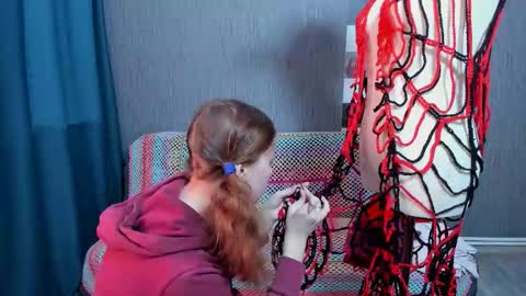 Ella online show from November 27, 8:33 am