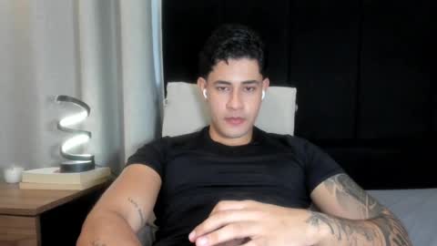 Snapshot of pablo_boston chatting on October 7, 3:24 am Javi online show from October 7, 3:24 am