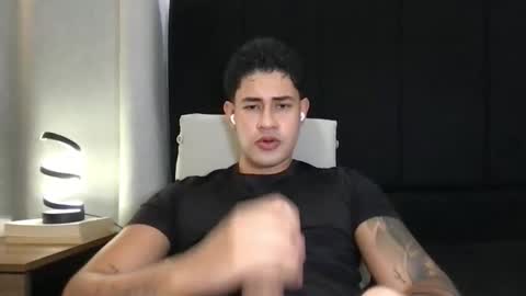 Snapshot of pablo_boston chatting on October 3, 6:43 am Javi online show from October 3, 6:43 am
