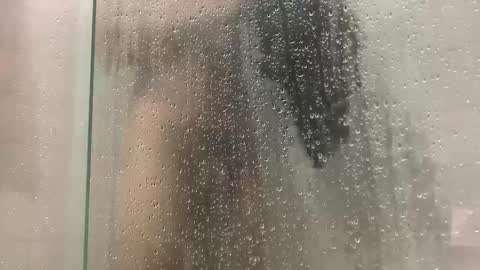 Snapshot of pablocruz2000 chatting on December 12, 10:24 am LoneWolf online show from December 12, 10:24 am