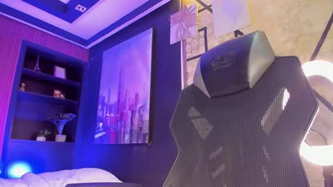 Paige online show from March 8, 12:33 am