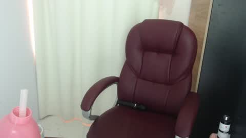 paiperhalliwey online show from June 13, 4:39 pm