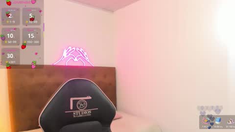 palmerfox_tay online show from November 28, 4:31 am