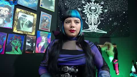       online show from January 13, 9:09 pm