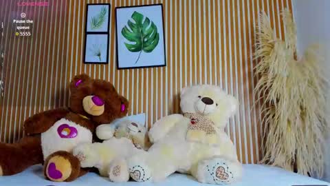 paola online show from October 22, 2:04 am