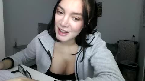 Paola Hard online show from December 1, 8:40 pm